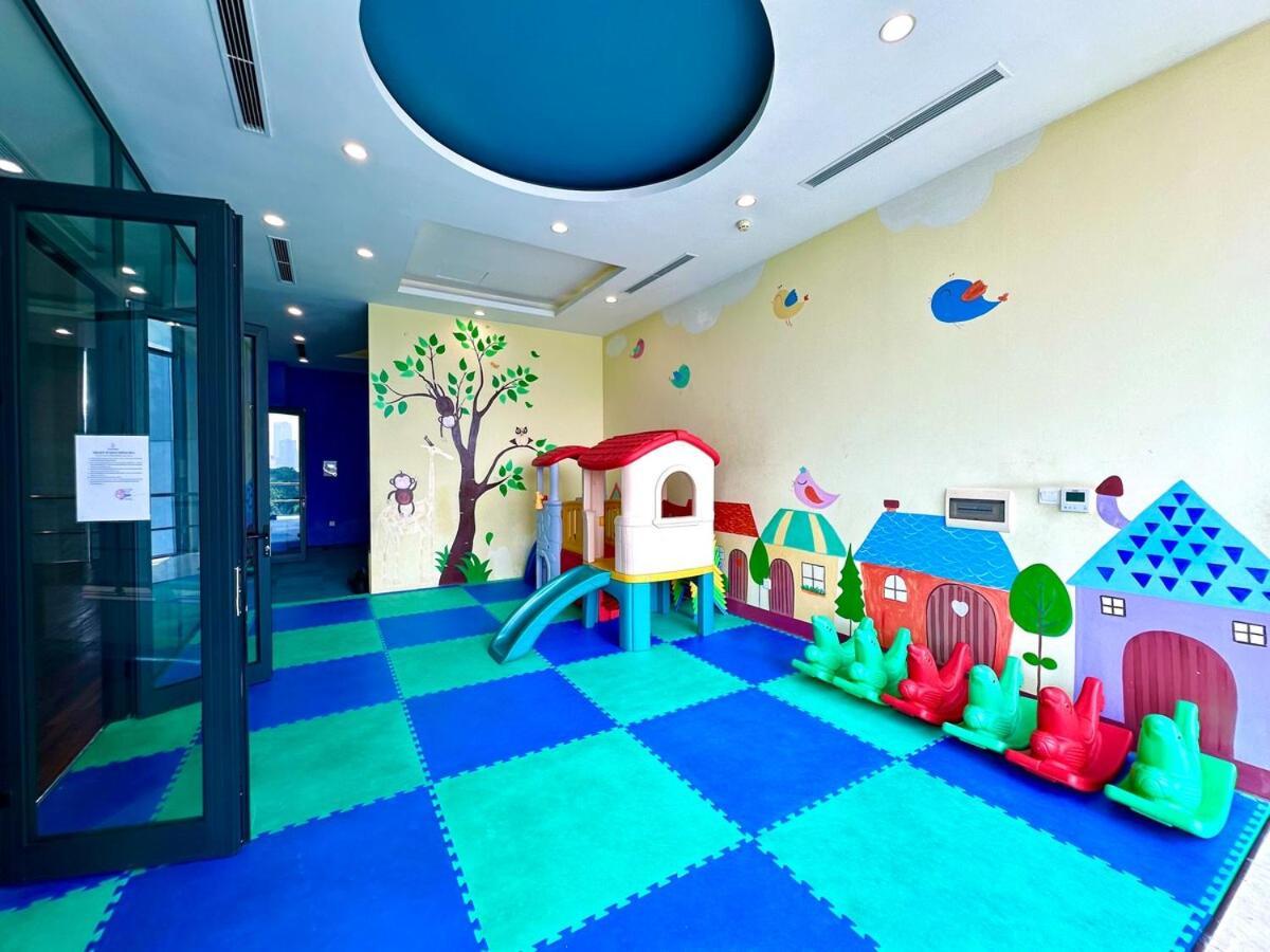 Deluxe In Vinhomes Bay With Swimming Pools, Gym And Outdoor Sports *