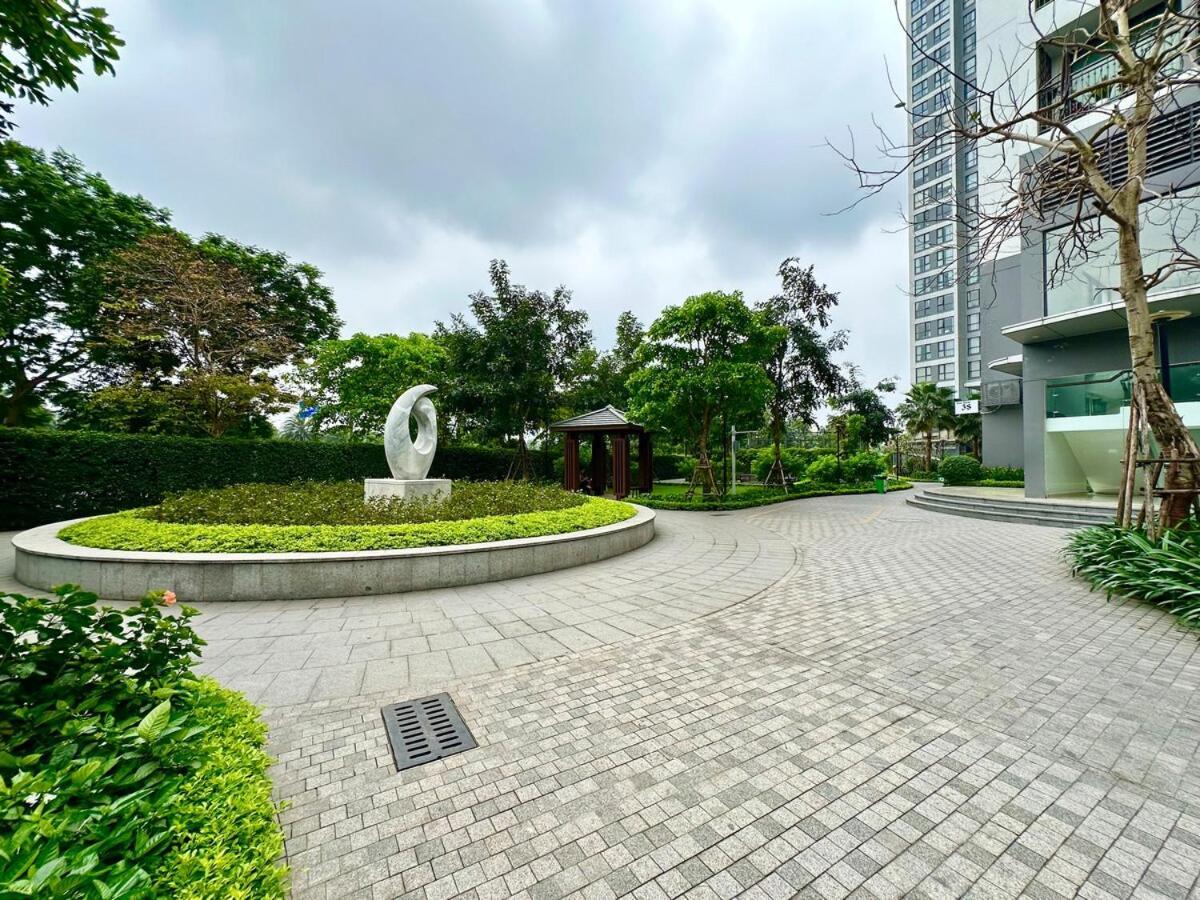 Deluxe In Vinhomes Bay With Swimming Pools, Gym And Outdoor Sports Căn hộ Hà Nội