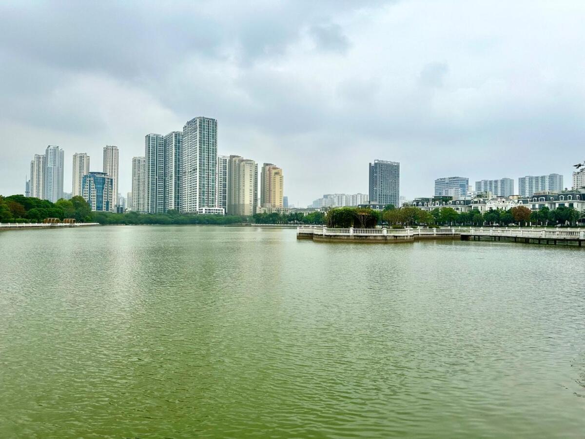 Deluxe In Vinhomes Bay With Swimming Pools, Gym And Outdoor Sports * Hà Nội