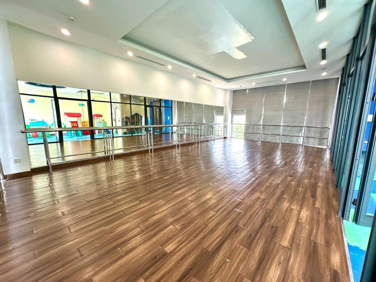 Deluxe In Vinhomes Bay With Swimming Pools, Gym And Outdoor Sports Căn hộ Hà Nội