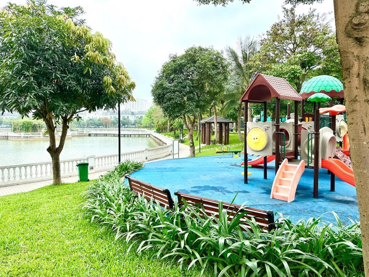 Deluxe In Vinhomes Bay With Swimming Pools, Gym And Outdoor Sports *