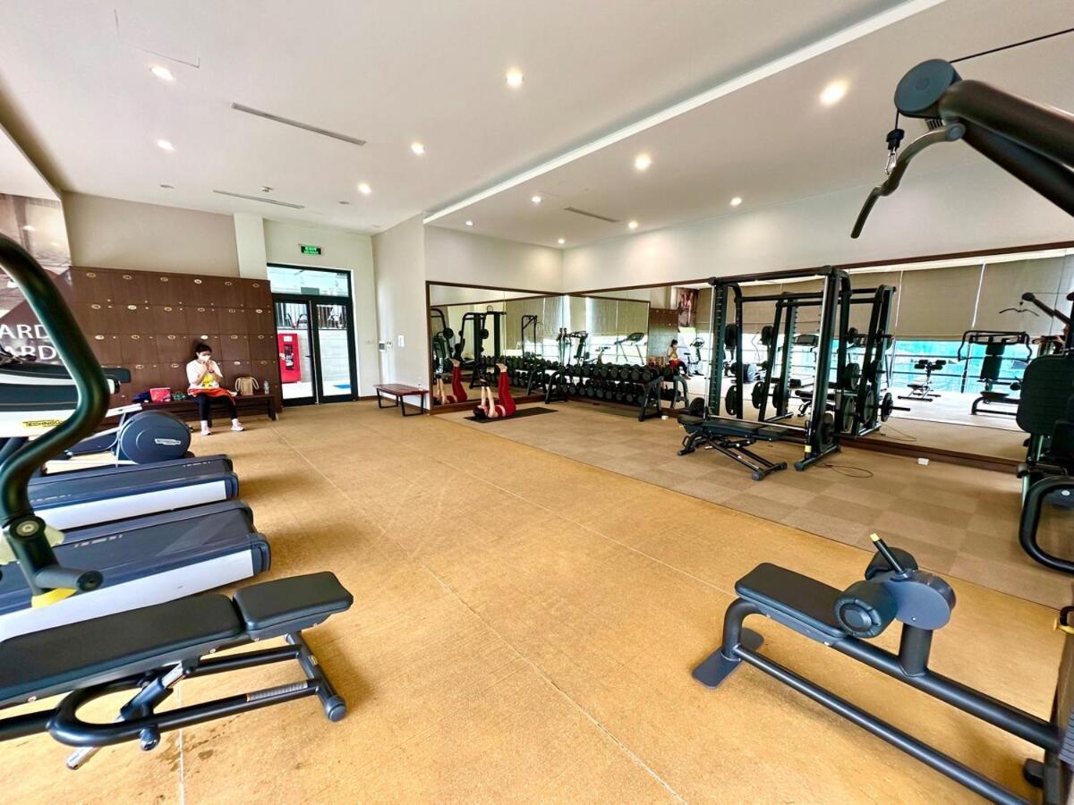 Căn hộ Deluxe In Vinhomes Bay With Swimming Pools, Gym And Outdoor Sports
