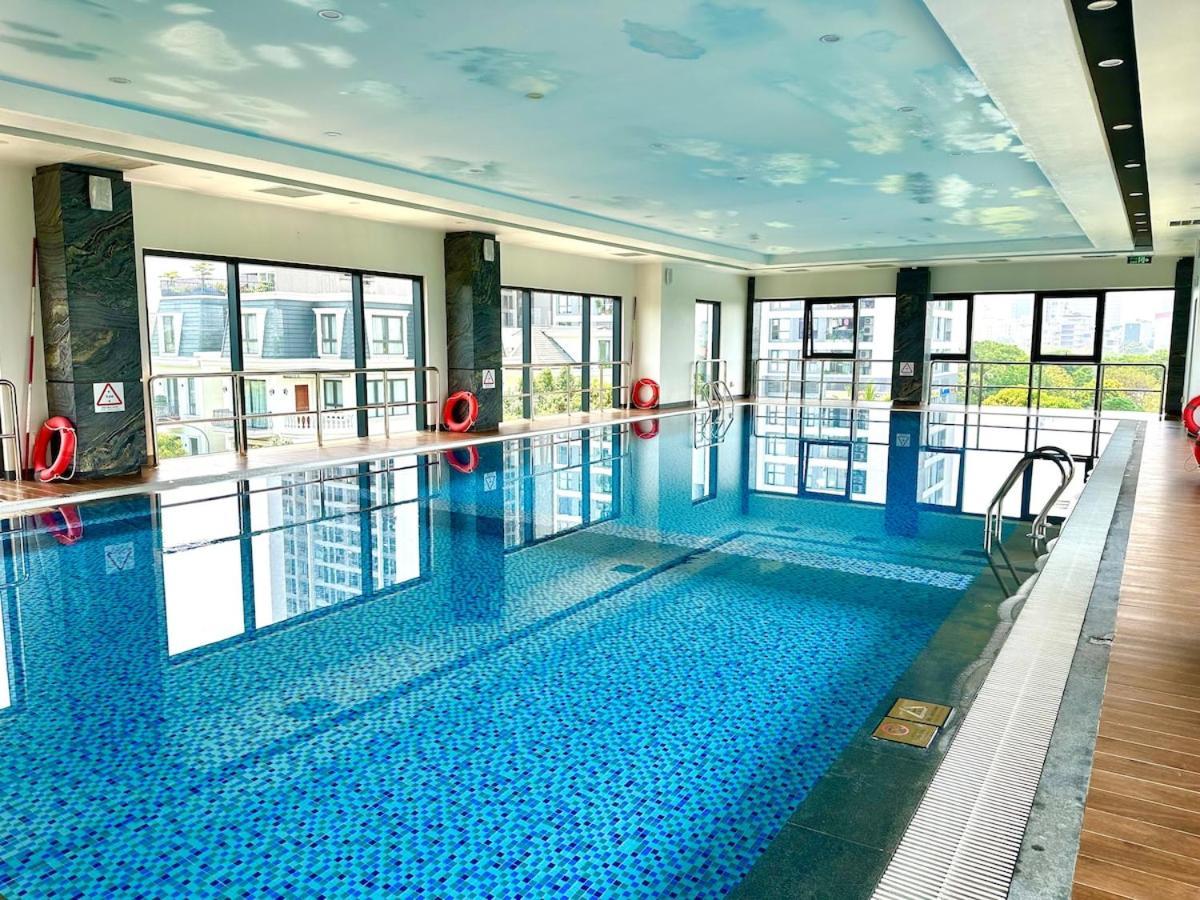 Deluxe In Vinhomes Bay With Swimming Pools, Gym And Outdoor Sports * Hà Nội