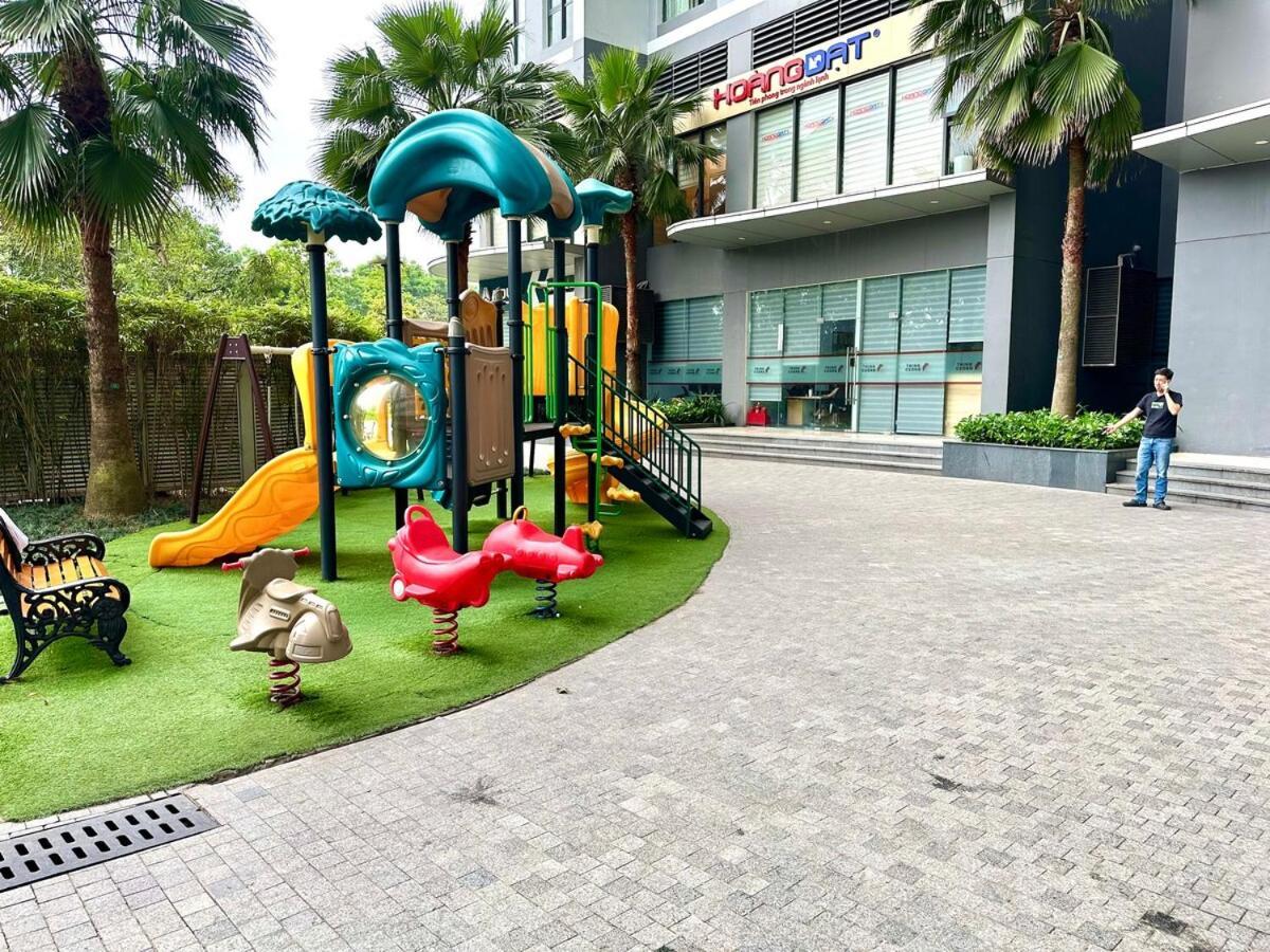 Deluxe In Vinhomes Bay With Swimming Pools, Gym And Outdoor Sports Căn hộ *