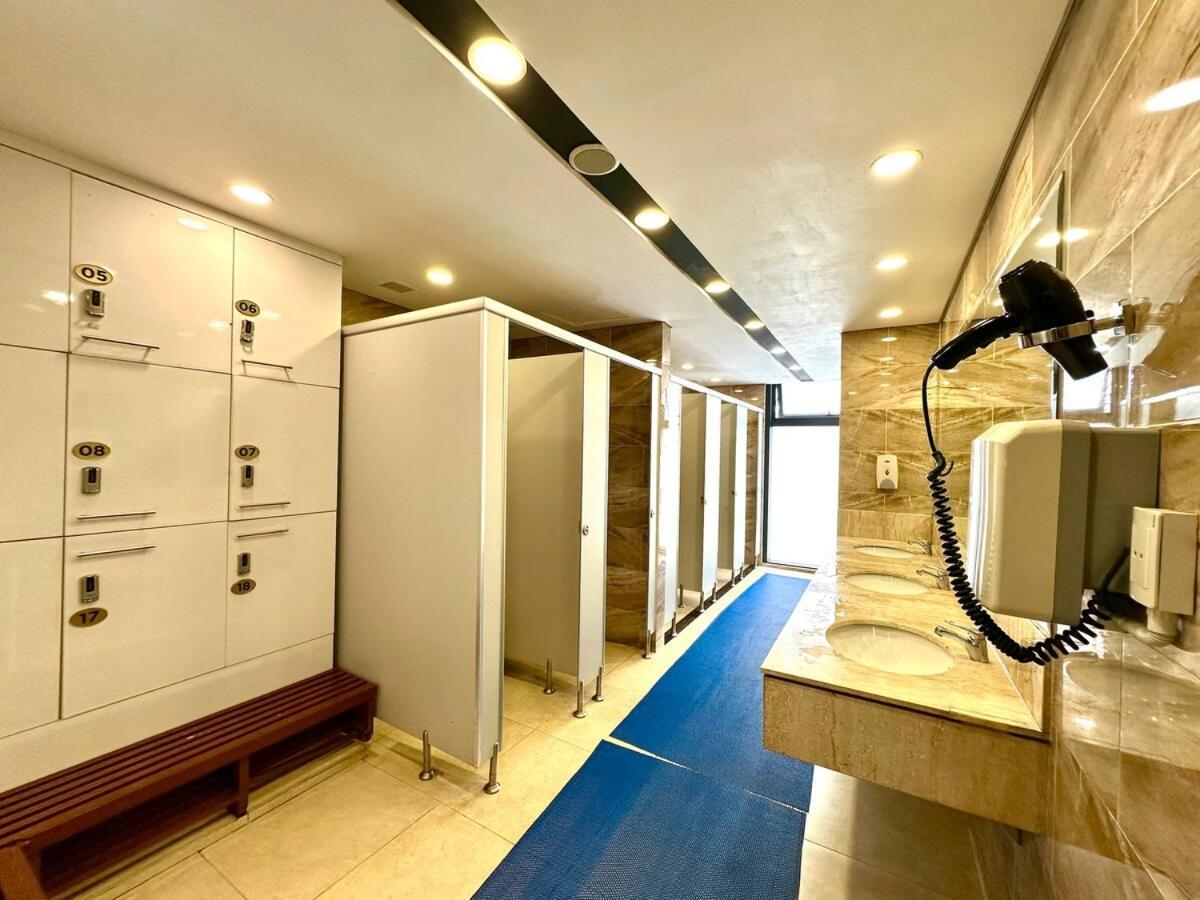 Deluxe In Vinhomes Bay With Swimming Pools, Gym And Outdoor Sports * Hà Nội